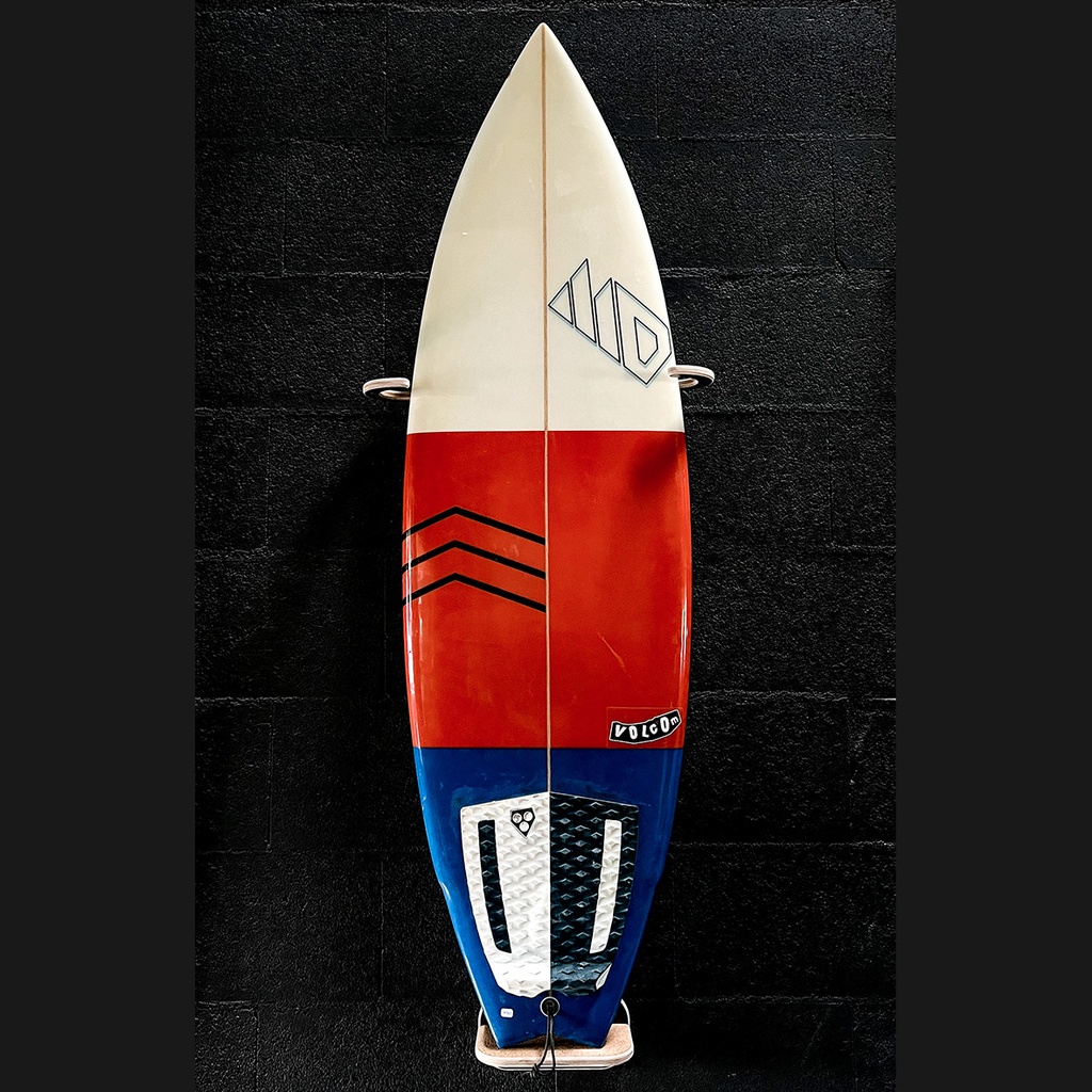 MD surfboards 5'6 + housse